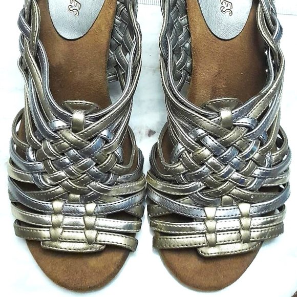 Aerosoles Metallic Wedge Sandals Size 6 - Picture 2 of 8